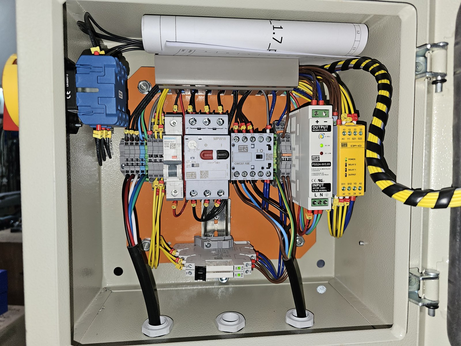 Interior de painel Aptar